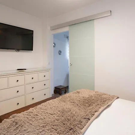 Triana Urban Apartment *