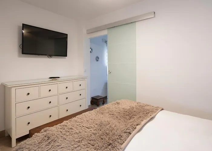 Triana Urban Апартаменты *